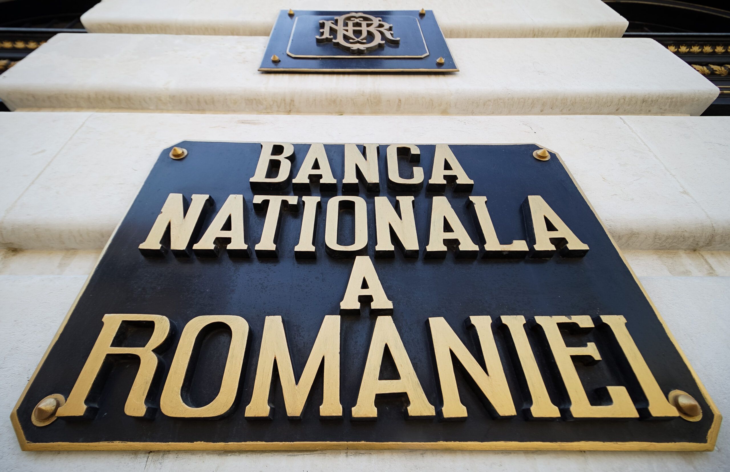 Senatul a adoptat proiectul care ar putea permite recuperarea banilor plătiți în plus la creditele cu ROBOR