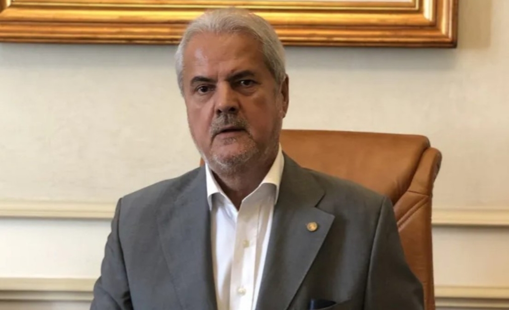 Adrian Năstase analizează rolul serviciilor de informații în politica externă a României
