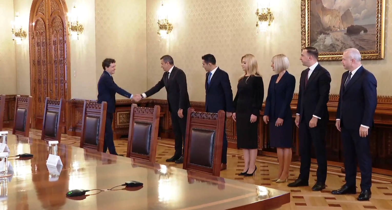 Nicușor Dan începe consultările pentru noul Prim-ministru. PSD a fost prima delegație primită la Cotroceni