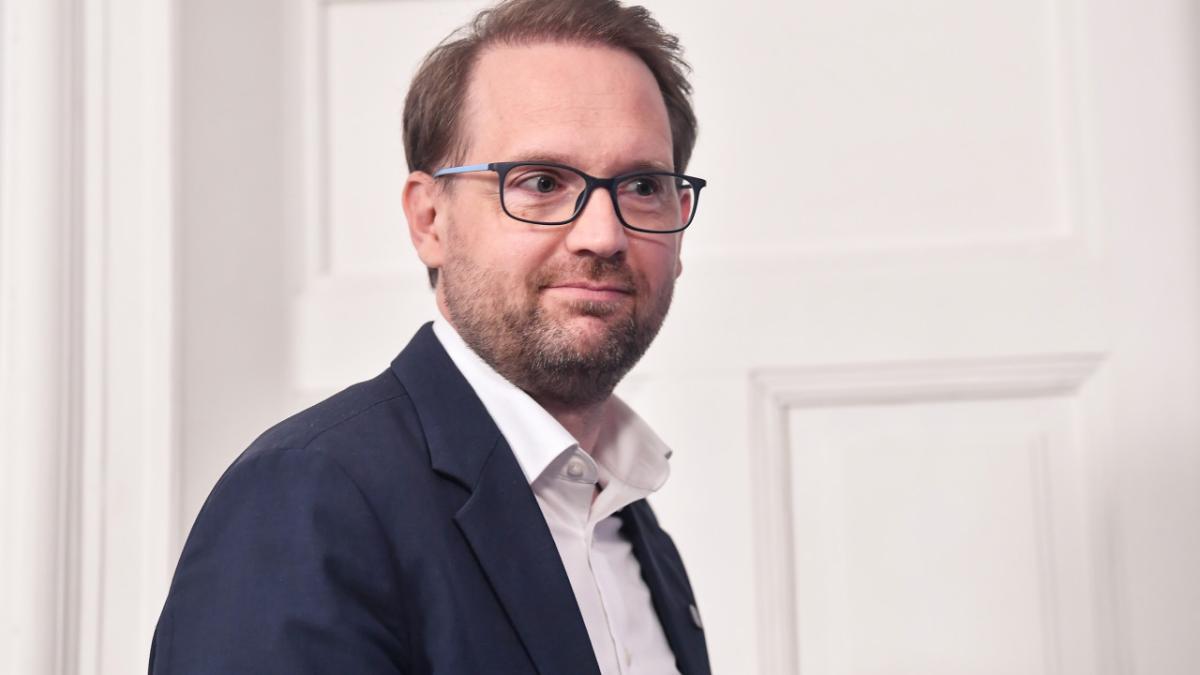 USR decide vineri dacă susține învestirea Guvernului Luca Niculescu