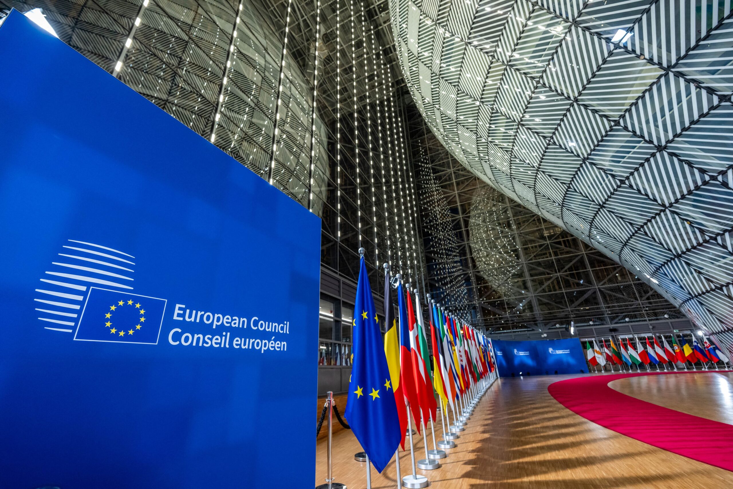 Summitul Uniunii Europene la Bruxelles: Bugetul rămâne neclar și apar tensiuni privind energia și Ucraina