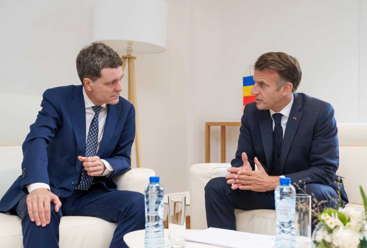 Nicușor Dan și Emmanuel Macron au discutat despre atacurile cu drone din Marea Neagră și candidatura României