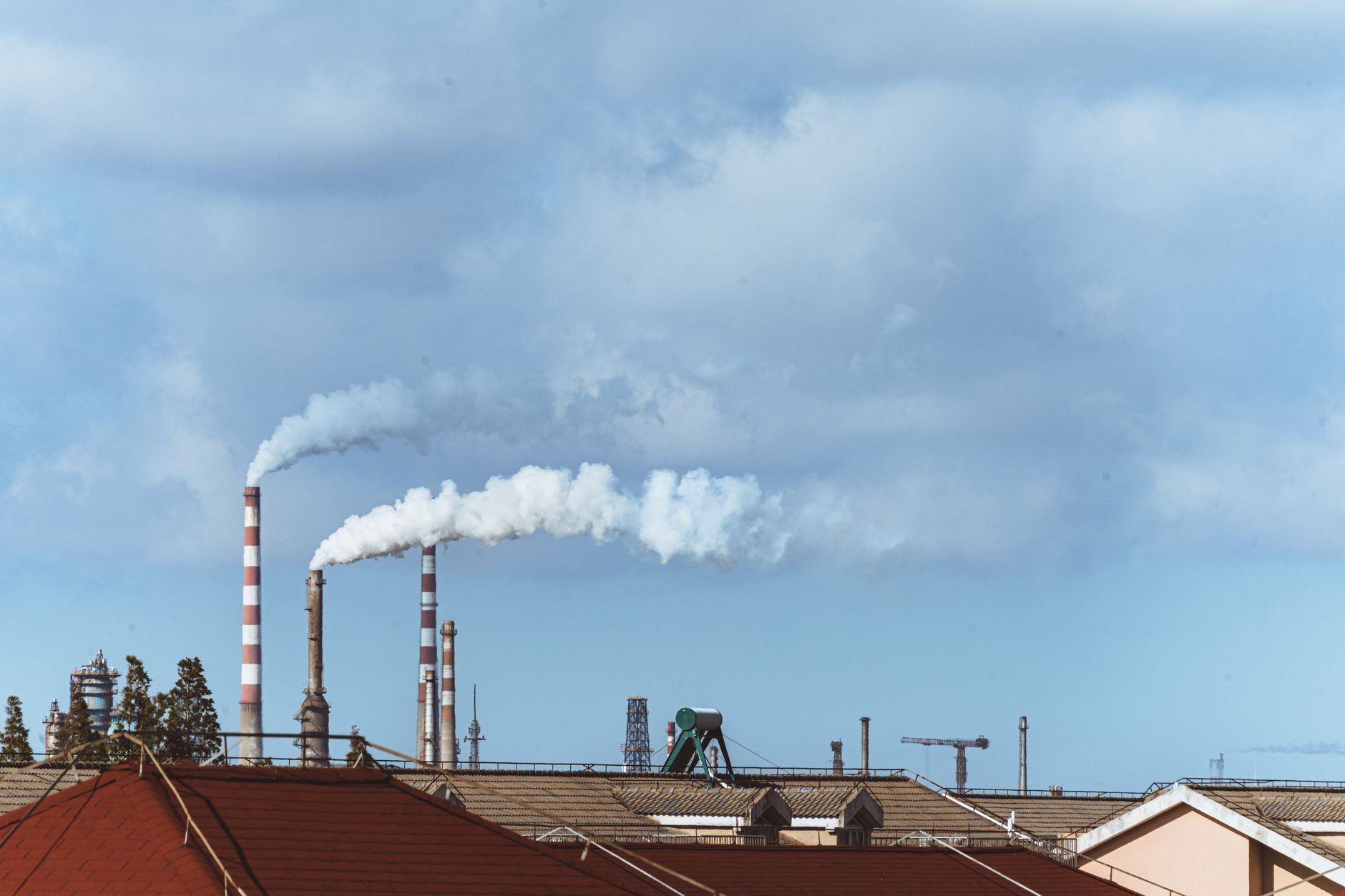 Nicușor Dan propune amânarea taxării emisiilor de carbon pentru a evita creșterea prețurilor la energie