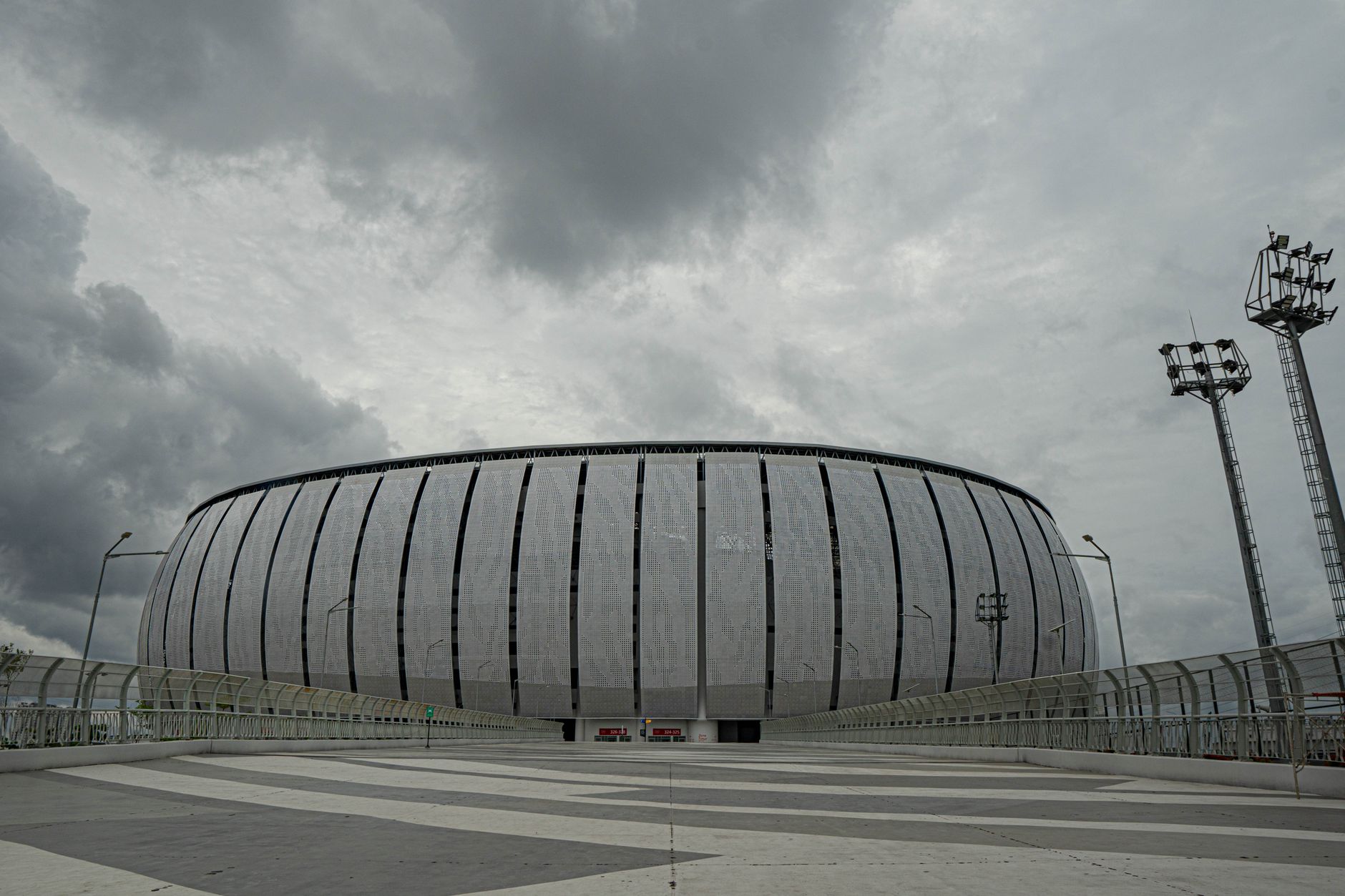 Conflict politic la Timișoara: Dominic Fritz acuză lui Alfred Simonis că inventează blocaje pentru stadion