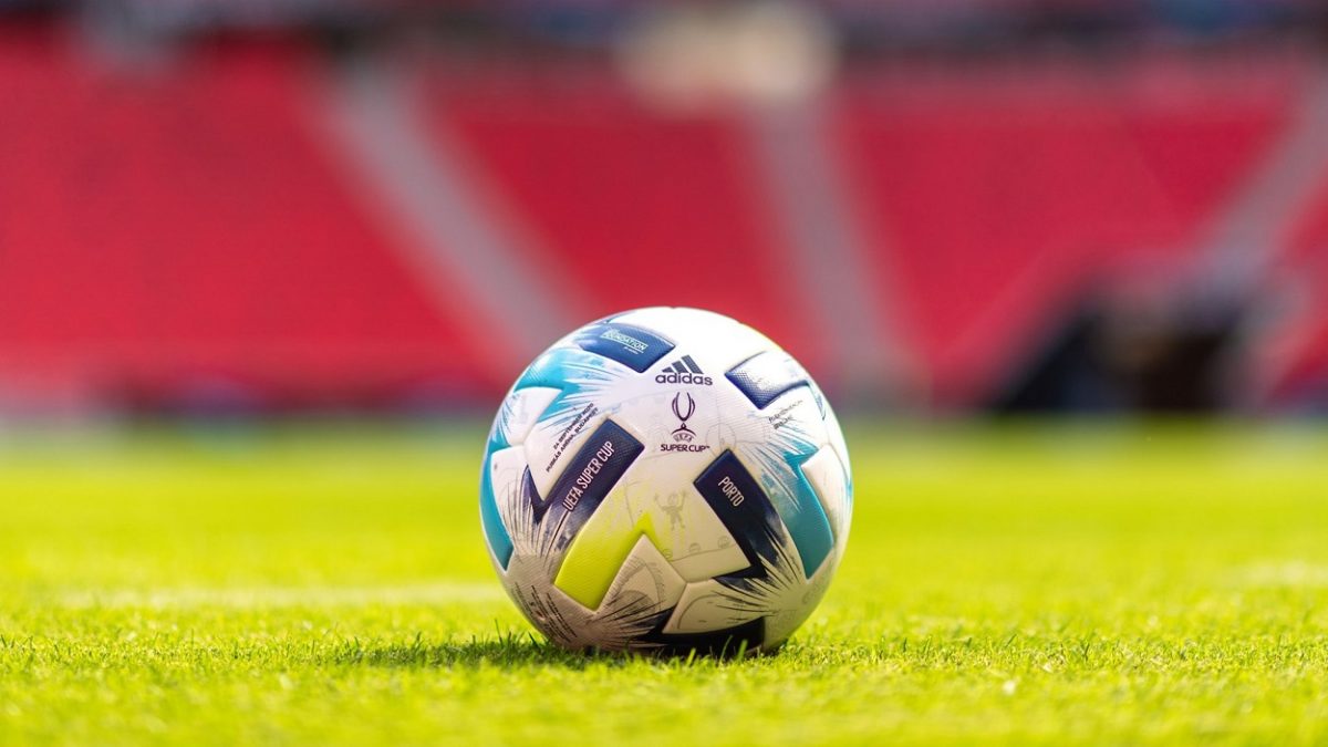 Critici în cheie fotbalistică la adresa președintelui PNL din partea Alinei Gorghiu și Alin Tișe