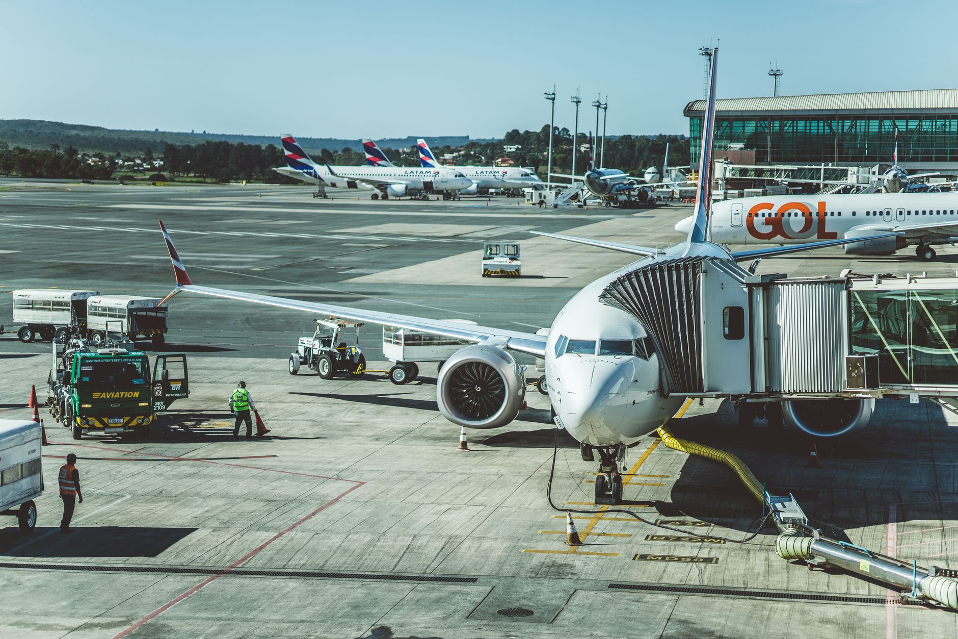 Reguli noi pentru pasagerii avioanelor încep din 2027: mai multă protecție și transparență