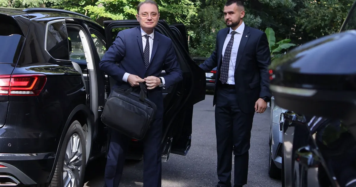 Premierul desemnat Luca Niculescu: Nu ne așteaptă o perioadă ușoară. Sunt probleme ce nu mai pot fi amânate