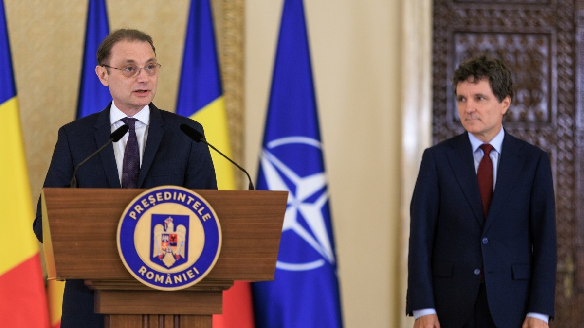 Cabinetul condus de Luca Niculescu se pregătește de învestire în Parlament cu o majoritate de aproximativ 280 de voturi