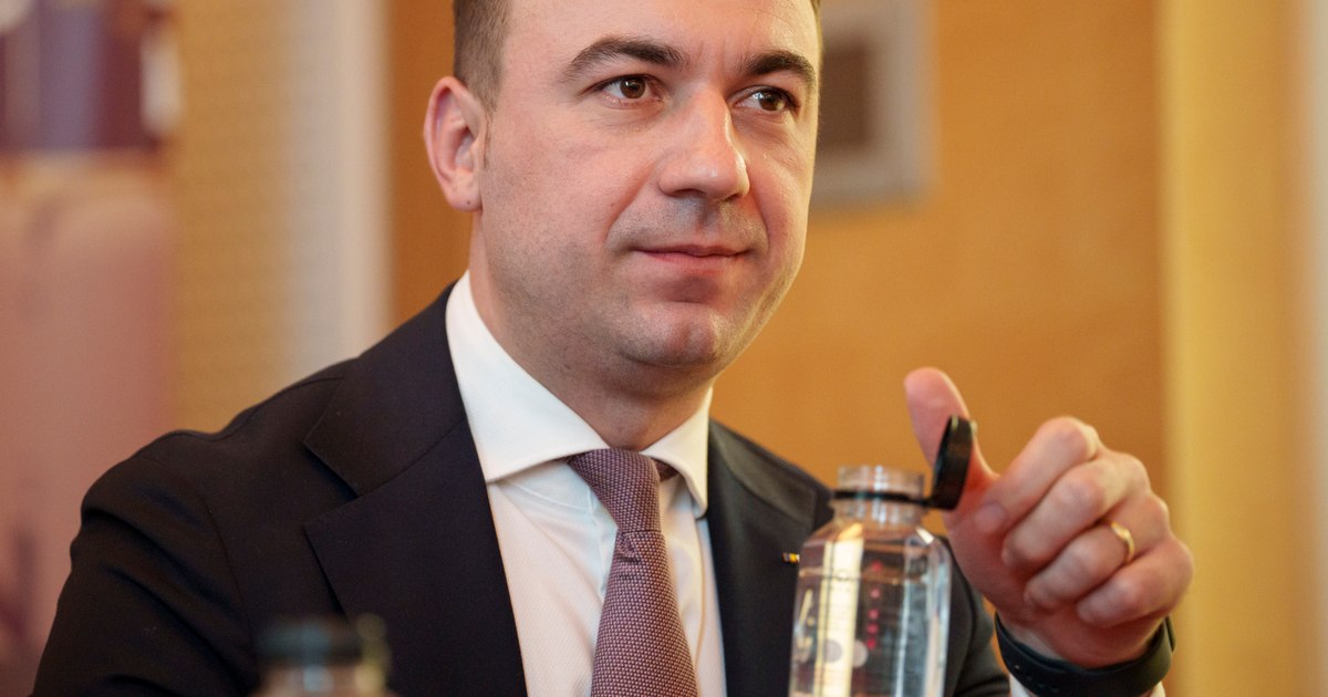 Propunere legislativă pentru restricționarea accesului minorilor la rețelele sociale
