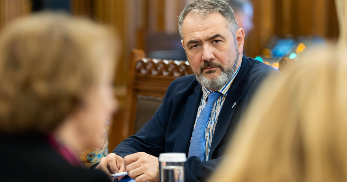Sorin Costreie solicită date de la SRI după atacul cu cuțitul din Bistrița. Vrea măsuri de securitate în școli