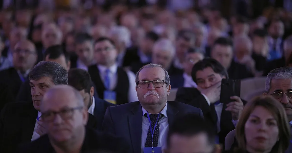 Demisii în masă la nivel înalt: Demnitarii susținuți de PNL părăsesc funcțiile