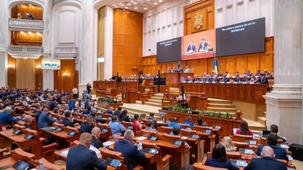 Parlamentul votează astăzi învestitura Cabinetului Luca Niculescu în plenul reunit