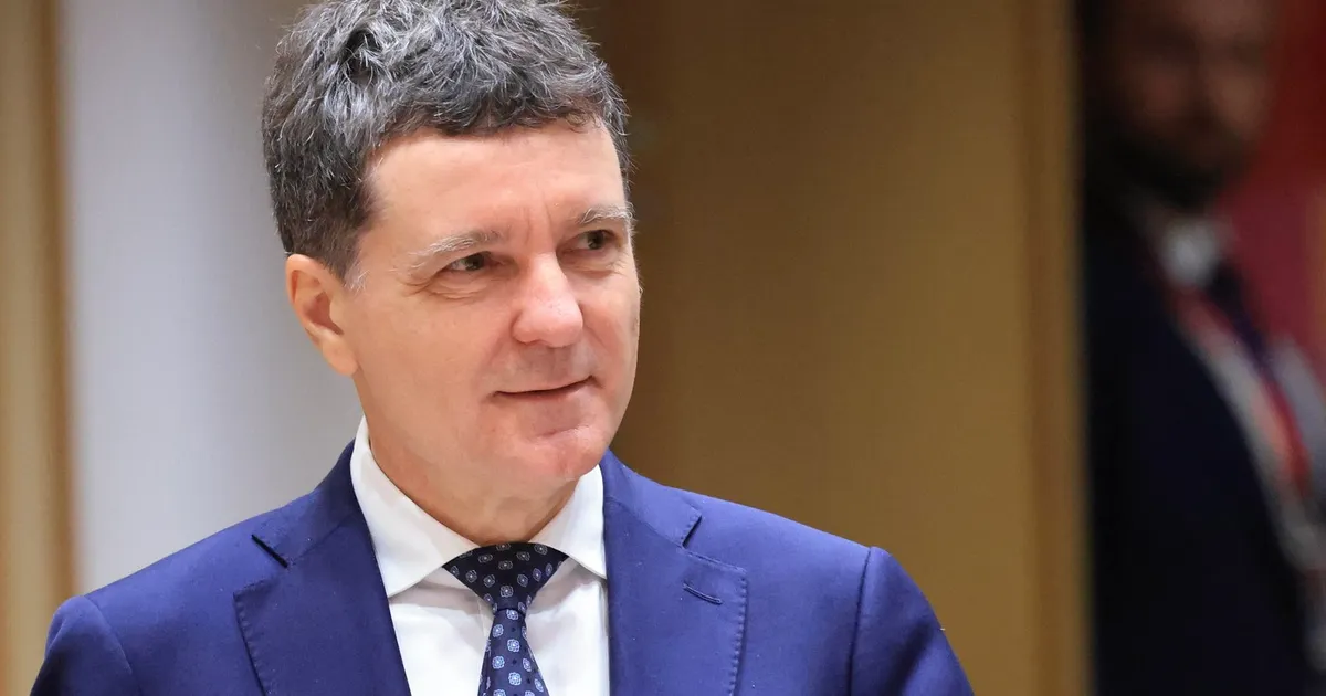 Nicușor Dan avertizează asupra manipulării dezbaterii publice prin voci plătite pe rețelele sociale