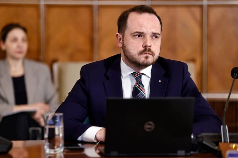 Schimb de replici aprins între Emanuel Ungureanu și Alexandru Rogobete la audierea pentru Ministerul Sănătății