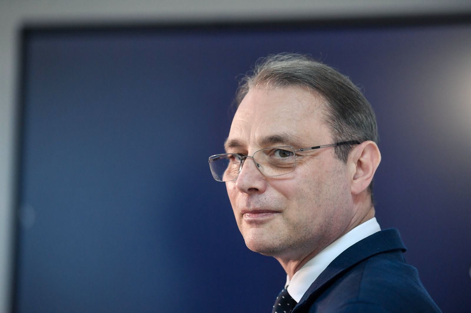 Parlamentul votează învestirea Guvernului Luca Niculescu. Cum se desfășoară procesul și care sunt voturile partidelor