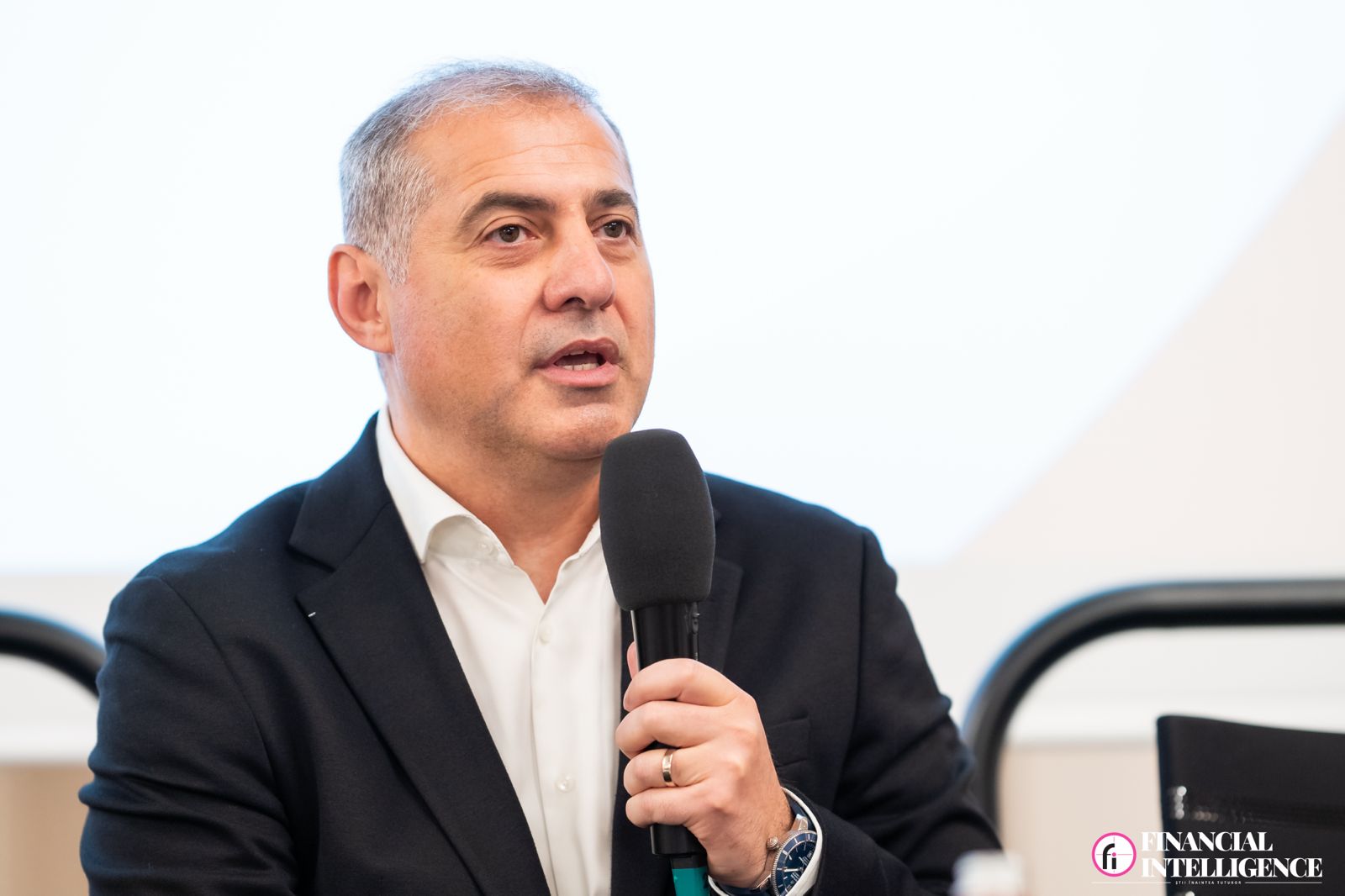 IMM România cere respingerea proiectului care impune obligații de conformare în favoarea avocaților