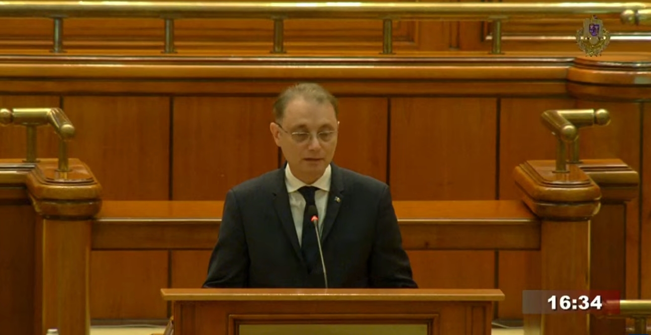 Guvernul Luca Niculescu a fost învestit de Parlament. Premierul: „Ne punem imediat pe treabă”