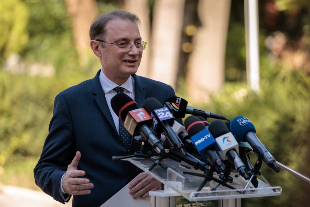 Guvernul Luca Niculescu a fost învestit de Parlament cu 280 de voturi pentru