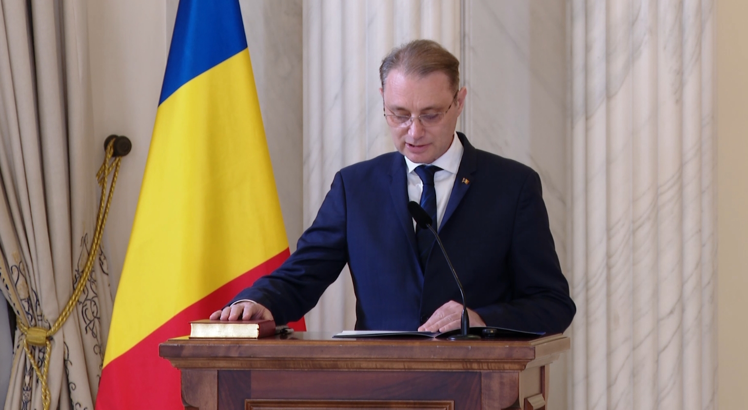 Cabinetul Niculescu a depus jurământul la Palatul Cotroceni: România are un nou Guvern