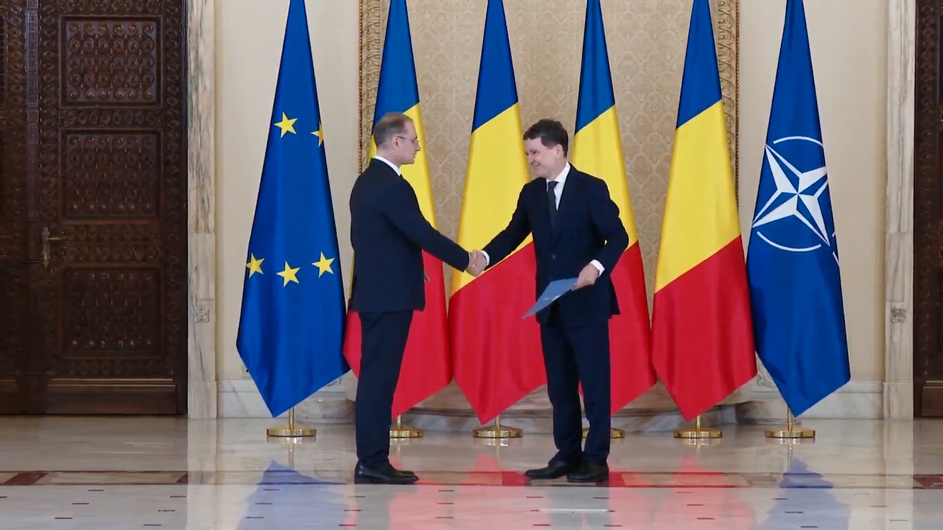 Luca Niculescu a depus jurământul de premier la Palatul Cotroceni