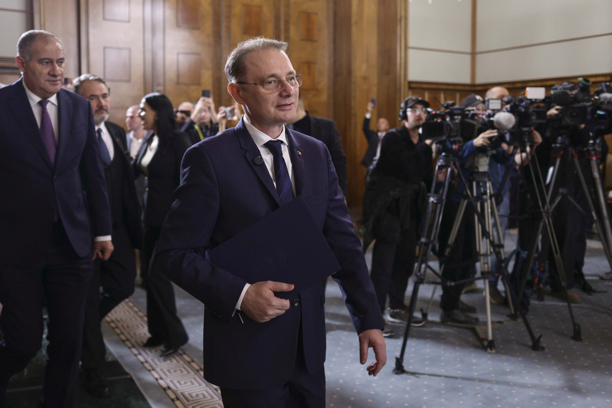 Luca Niculescu explică compoziția noului Guvern și numărul mare de miniștri din partea PSD