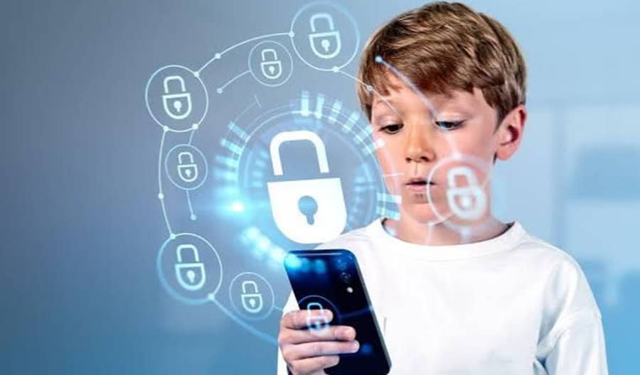 Comisia Europeană adoptă Regulamentul EU Kids Act: limite de vârstă și restricții pentru rețelele sociale