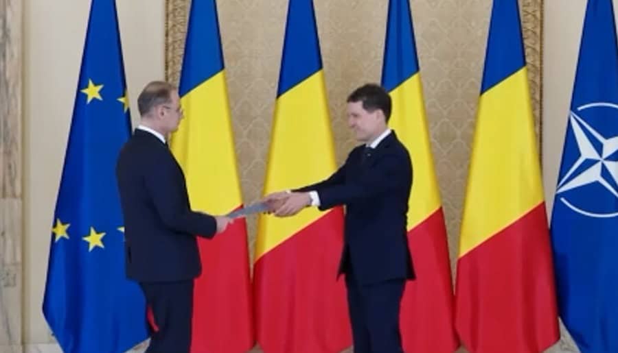 Cabinetul Luca Niculescu a depus jurământul. Prima ședință de guvern este prevăzută pentru joi
