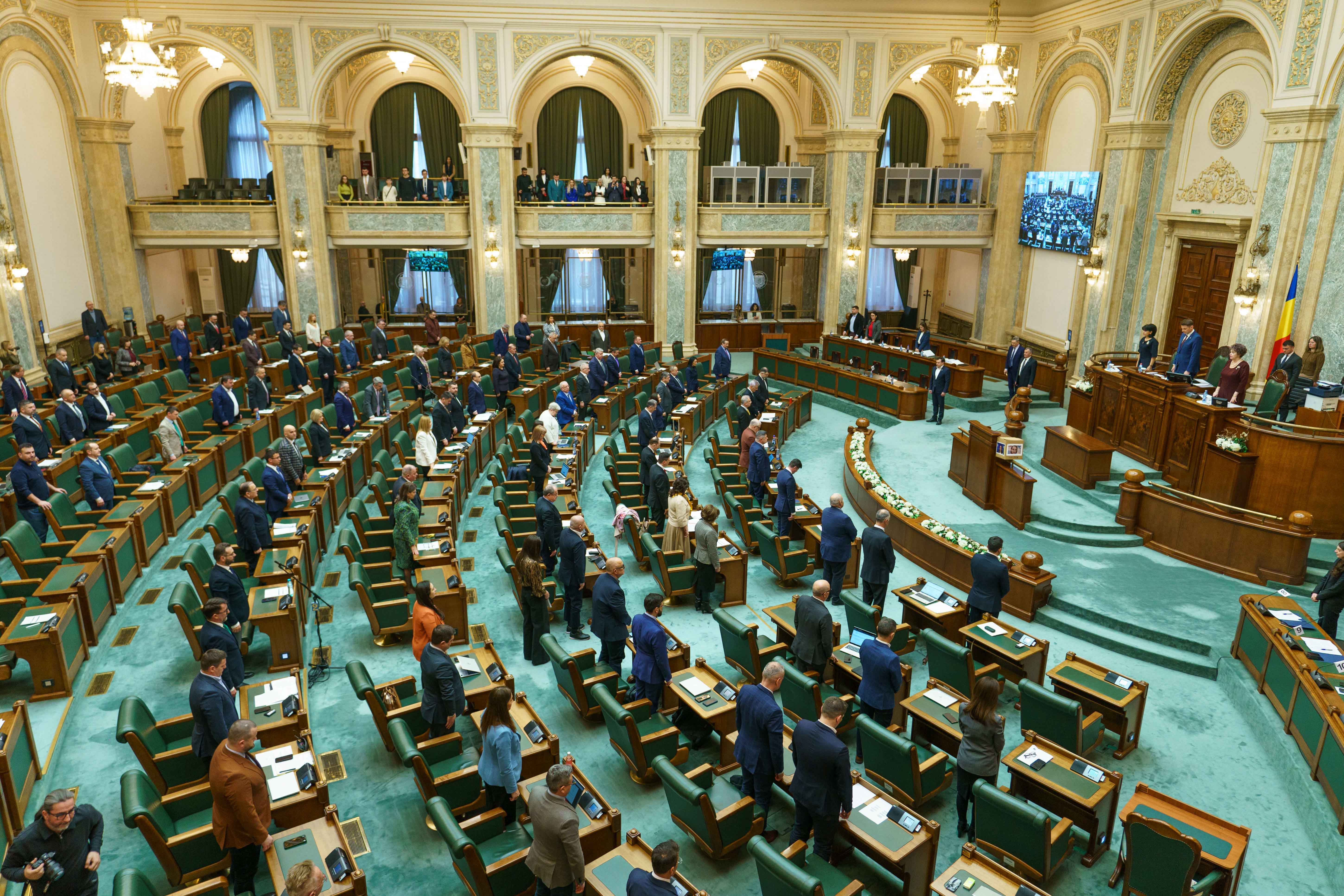 Grupul parlamentar PACE s-a desființat în Senat după demisia a două senatoare