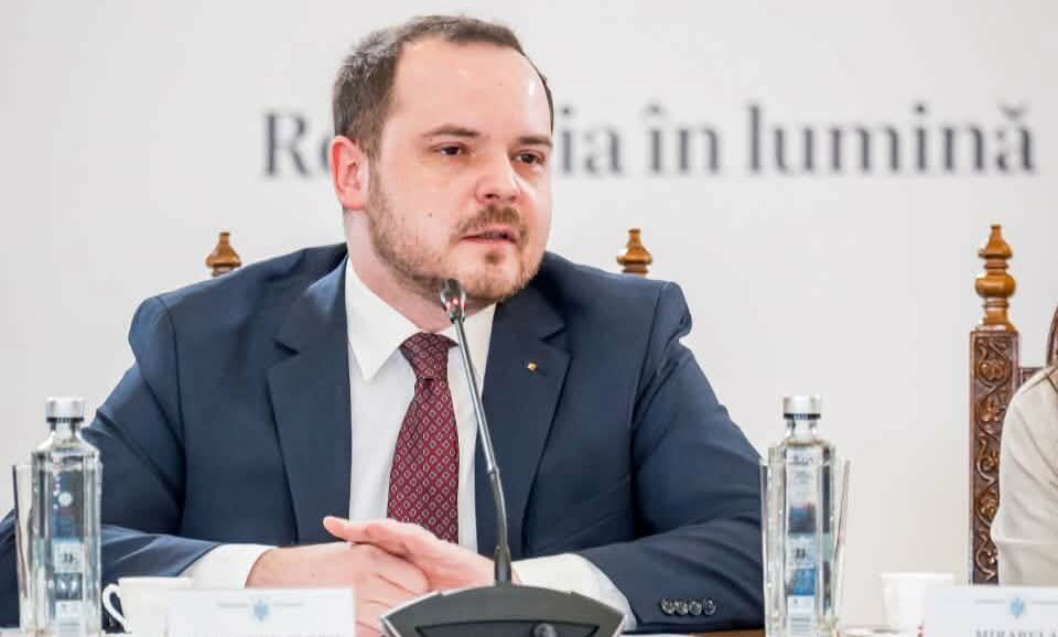 Alexandru Rogobete propune concedierea medicilor care părăsesc spitalele publice pentru clinici private