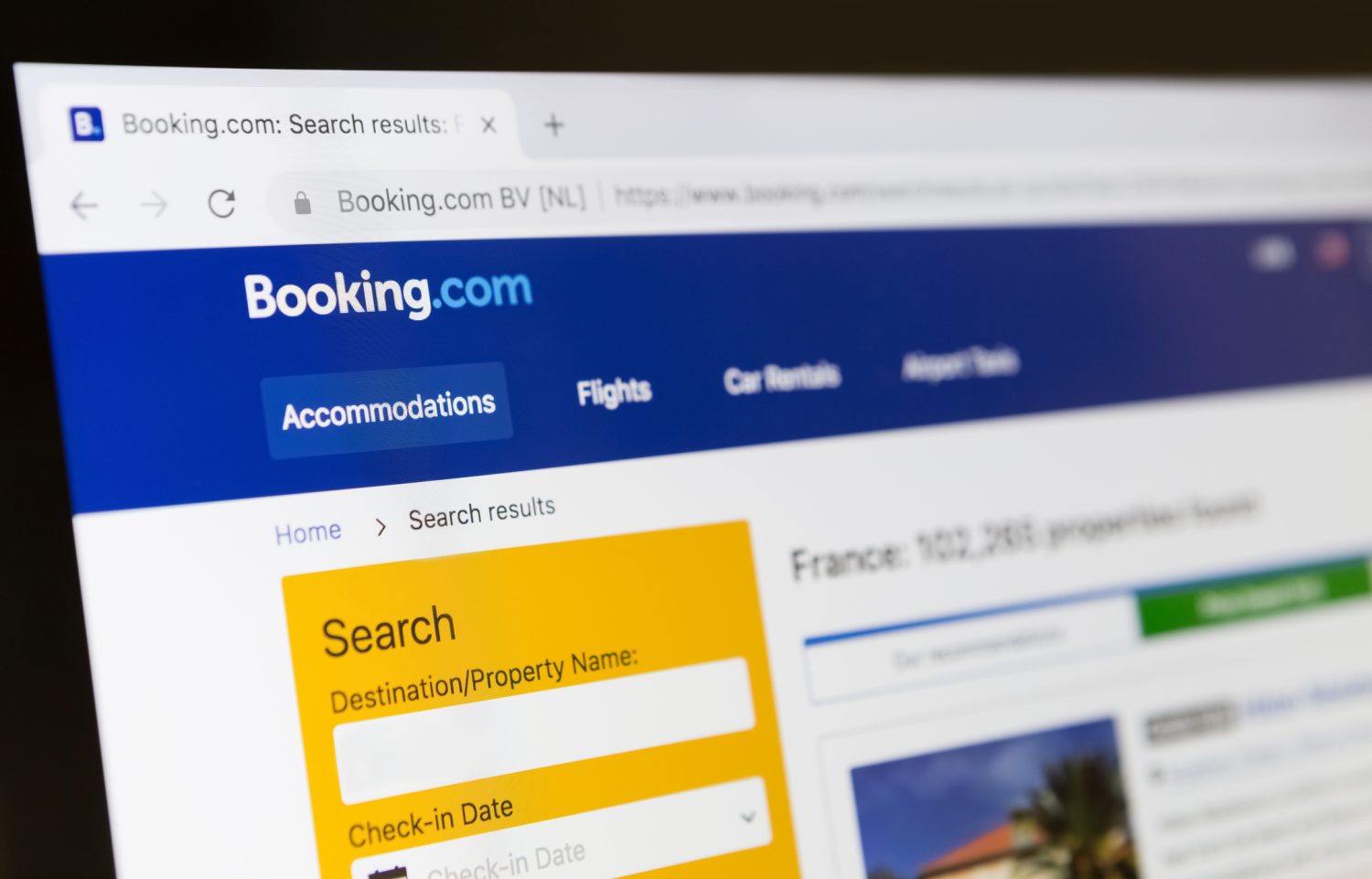 Comisia Europeană investighează Booking.com pentru fraude cu rezervări și publicitate neclară
