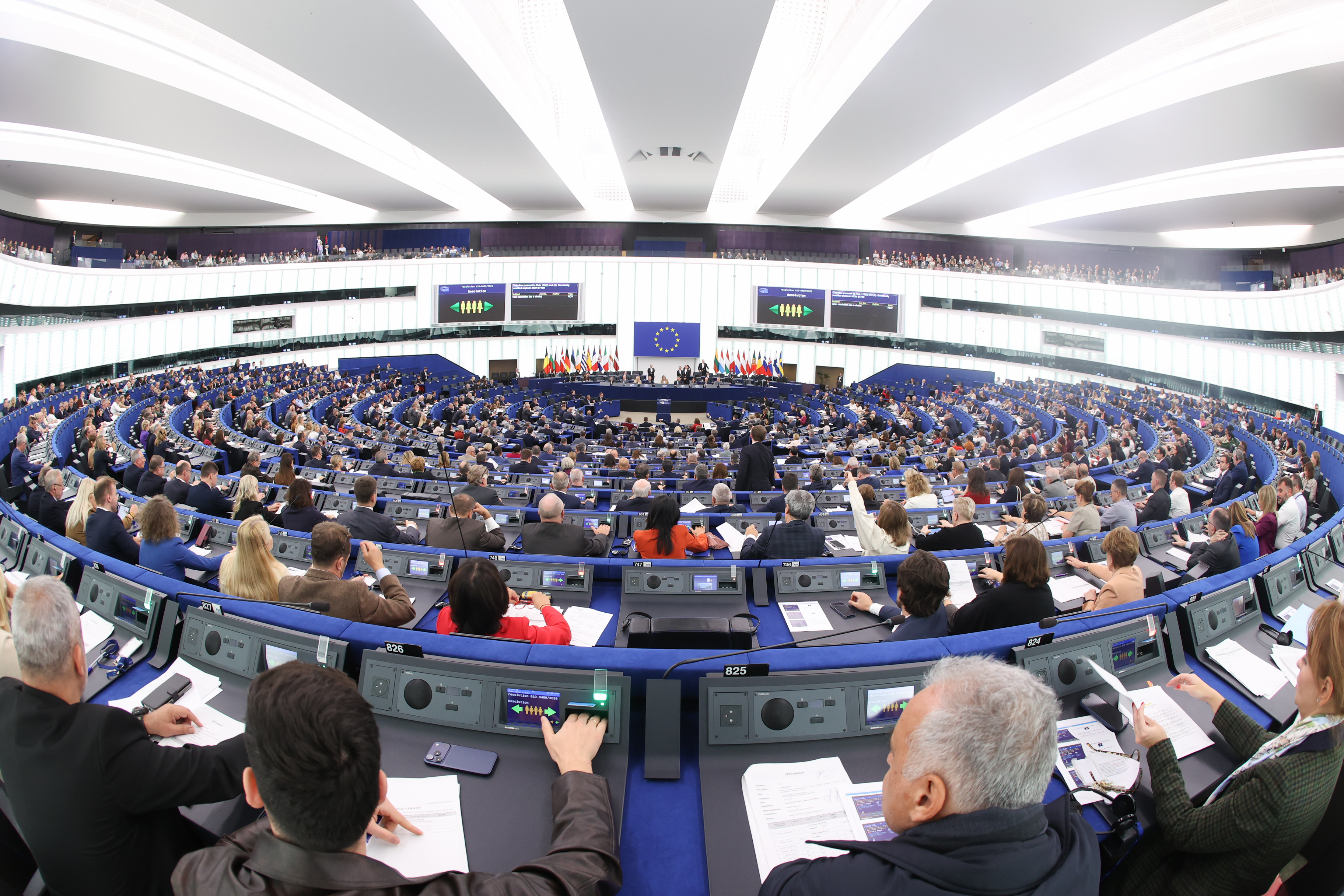 Parlamentul European aprobă aproape 490 de milioane de euro pentru refacerea după furtuni în patru state