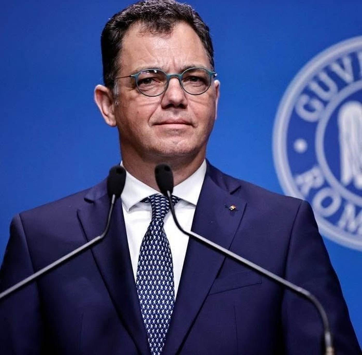 Ștefan Radu Oprea a preluat mandatul la Ministerul Apărării Naționale în prezența premierului Luca Niculescu