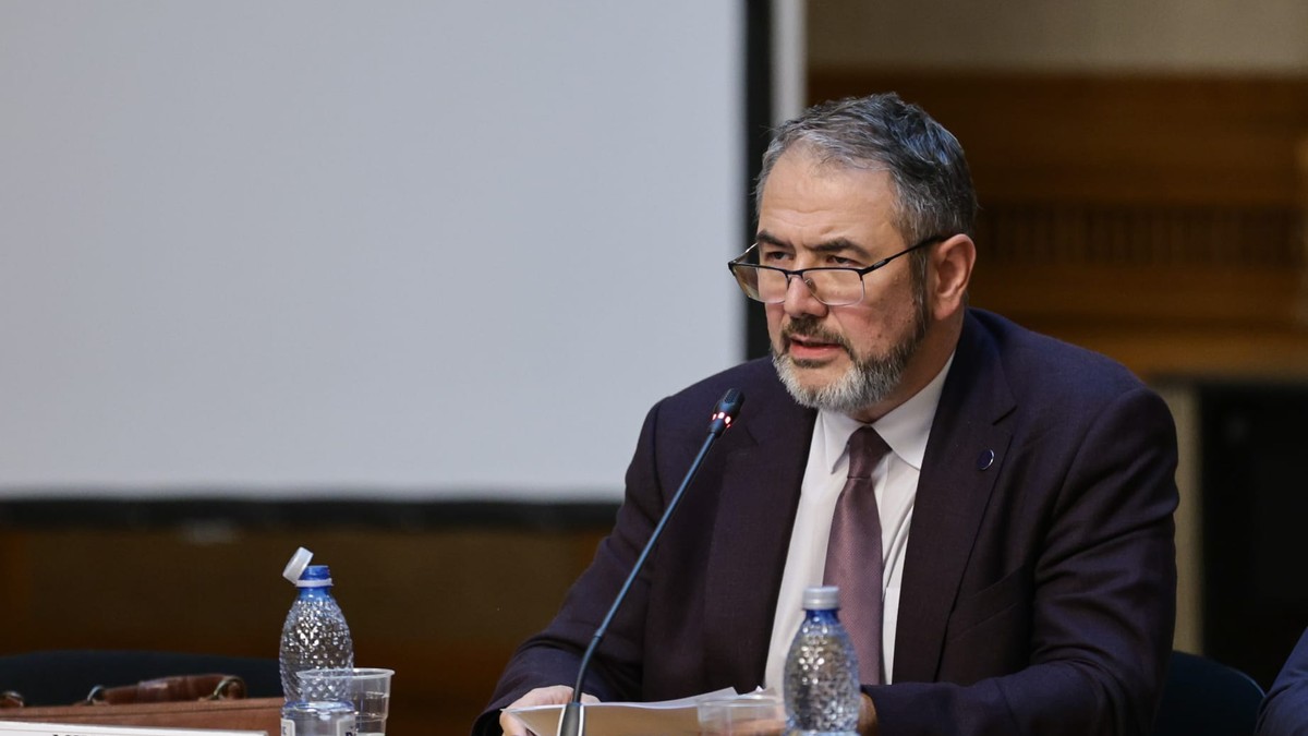 Sorin Costreie propune înăsprirea legilor pentru protecția profesorilor și controlul ghiozdanelor elevilor