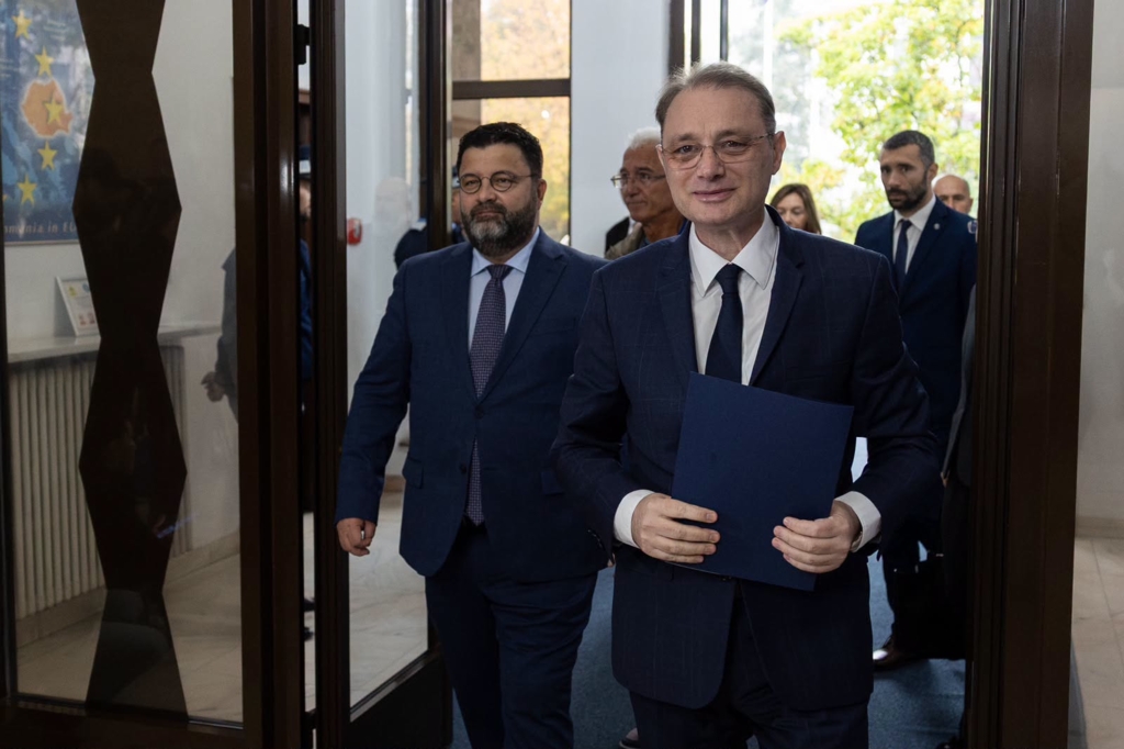 Schimbări în cabinetul premierului: Oleg Ungureanu va fi rechemat din Lyon pentru o nouă funcție