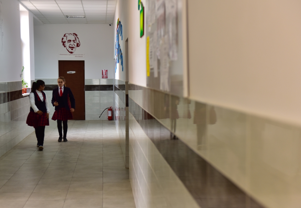 Guvernul impune măsuri de securitate în școli după incidentele violente de la Bistrița și Pitești