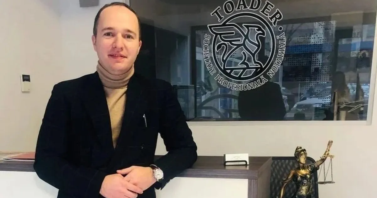 Alexandru Toader a fost reținut pentru hărțire sexuală; tatăl său, fostul ministru, susține că e un atac