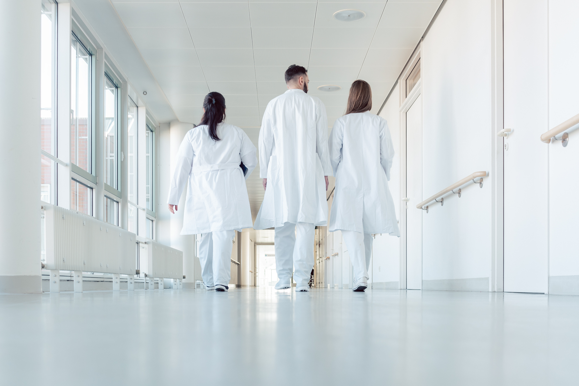 Alexandru Rogobete promite un nou sistem de plată pentru gărzile medicilor și rezidenților