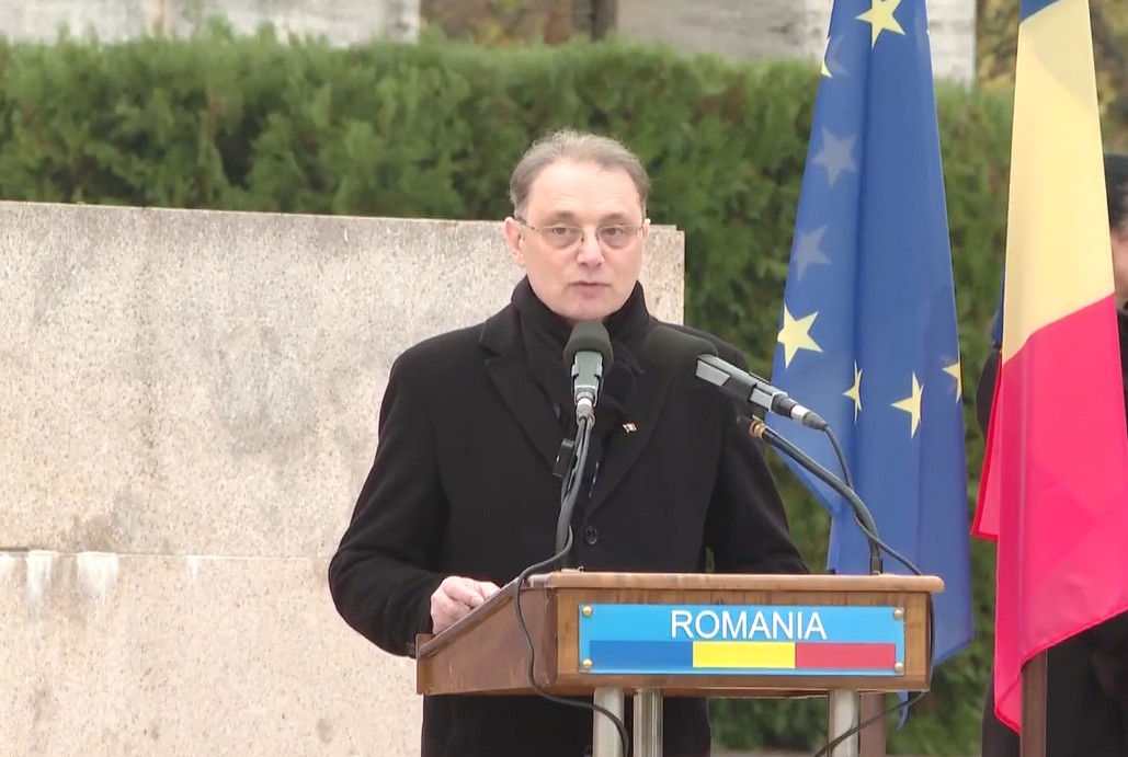 Mesajul premierului Luca Niculescu la Ziua Armatei Române: Respectul față de militari depășește ceremonii