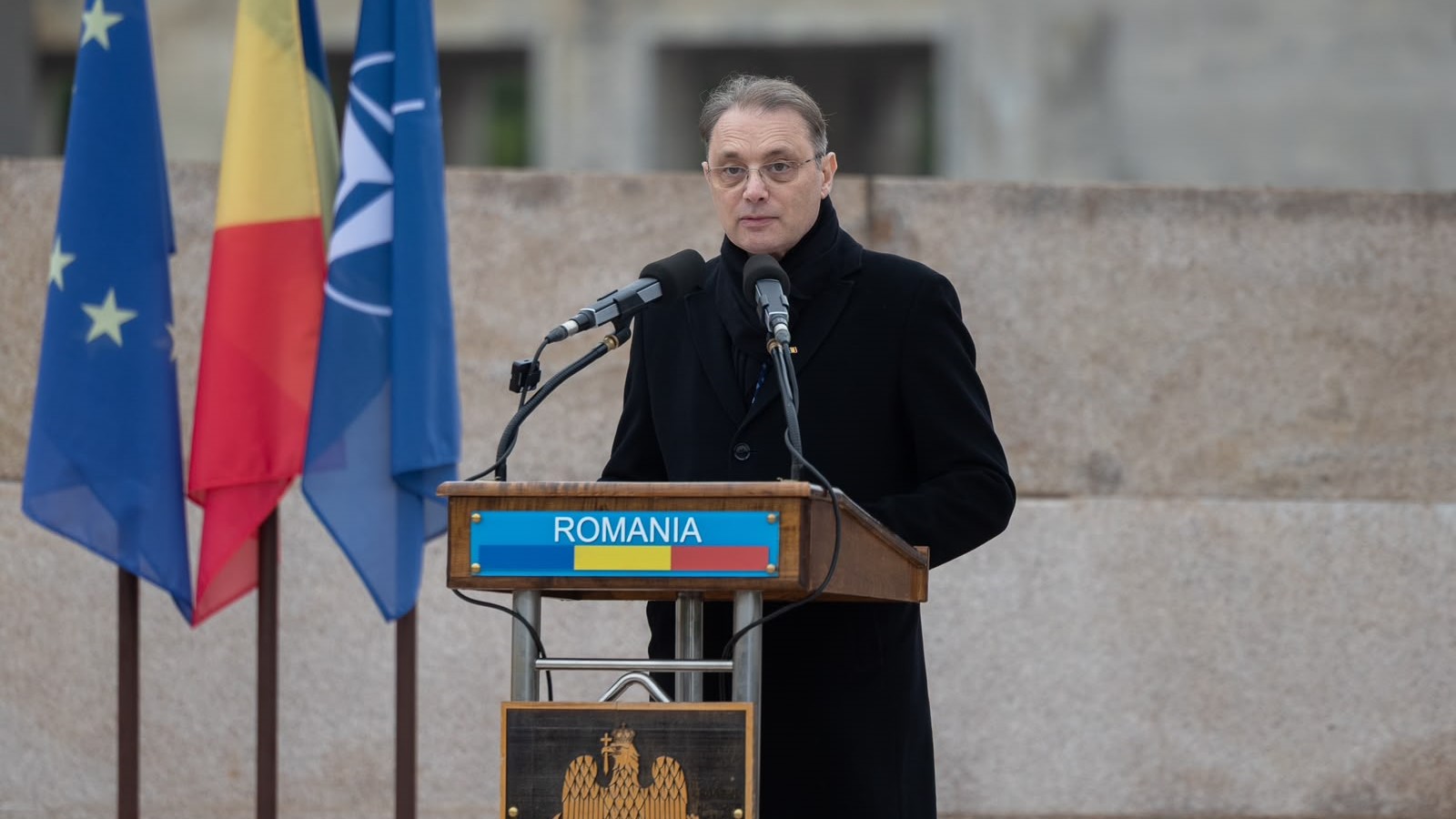 Premierul Luca Niculescu a anunțat prioritățile Guvernului pentru modernizarea Armatei Române