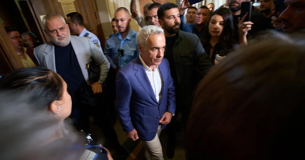 Călin Georgescu va fi judecat luni de Tribunalul București pentru prelungirea arestării preventive