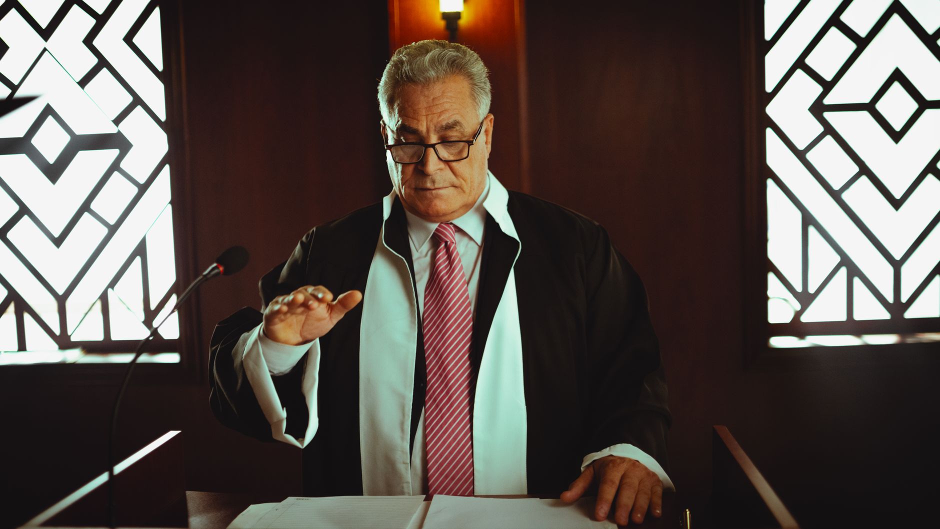 Călin Georgescu va afla astăzi dacă mandatul de arestare preventivă este prelungit