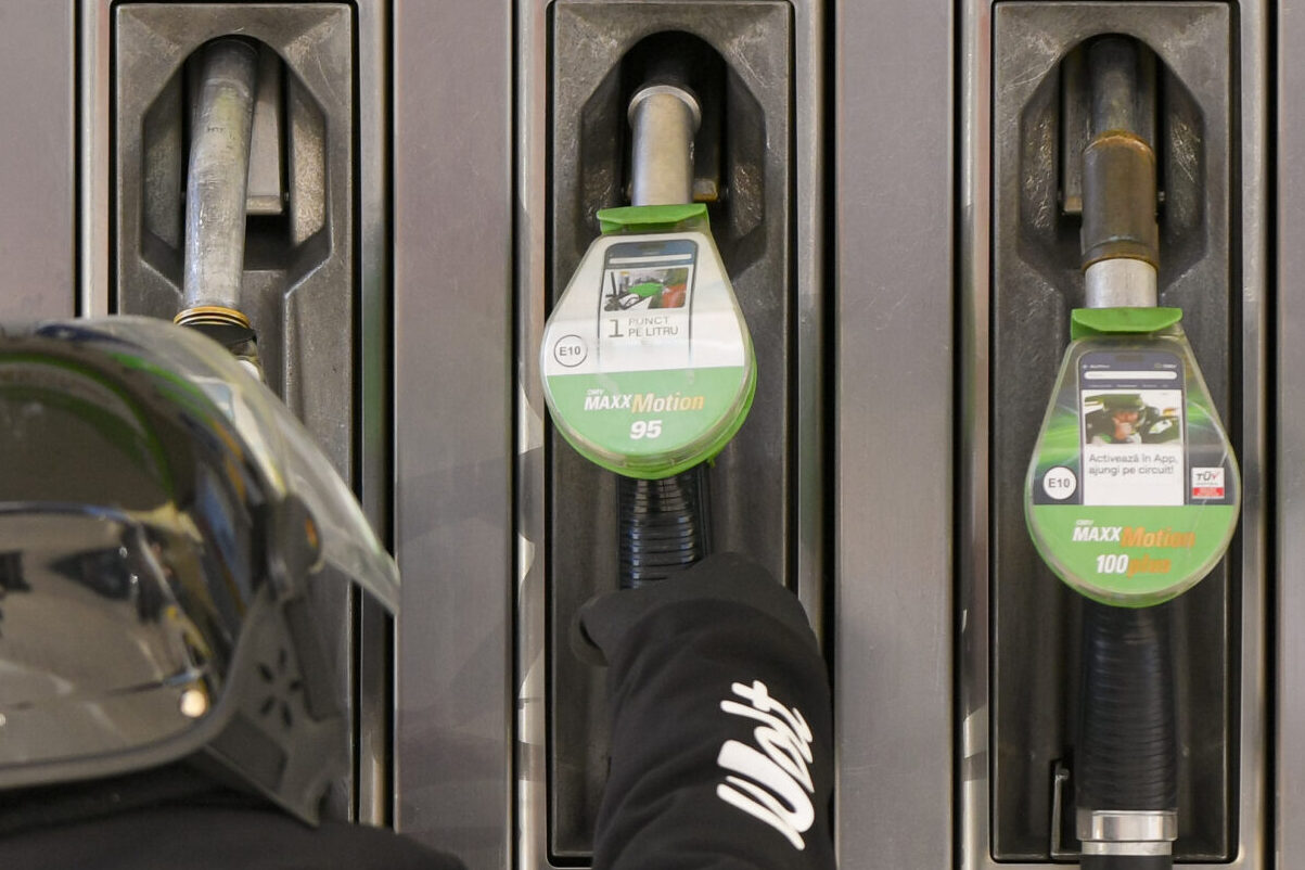Ministerul Finanțelor propune prelungirea reducerii accizei la carburanți până în ianuarie 2027