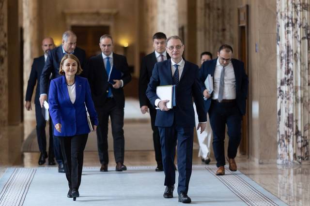 Premierul Niculescu promite reformarea relației cu mediul de afaceri și atragerea capitalului din regiuni noi