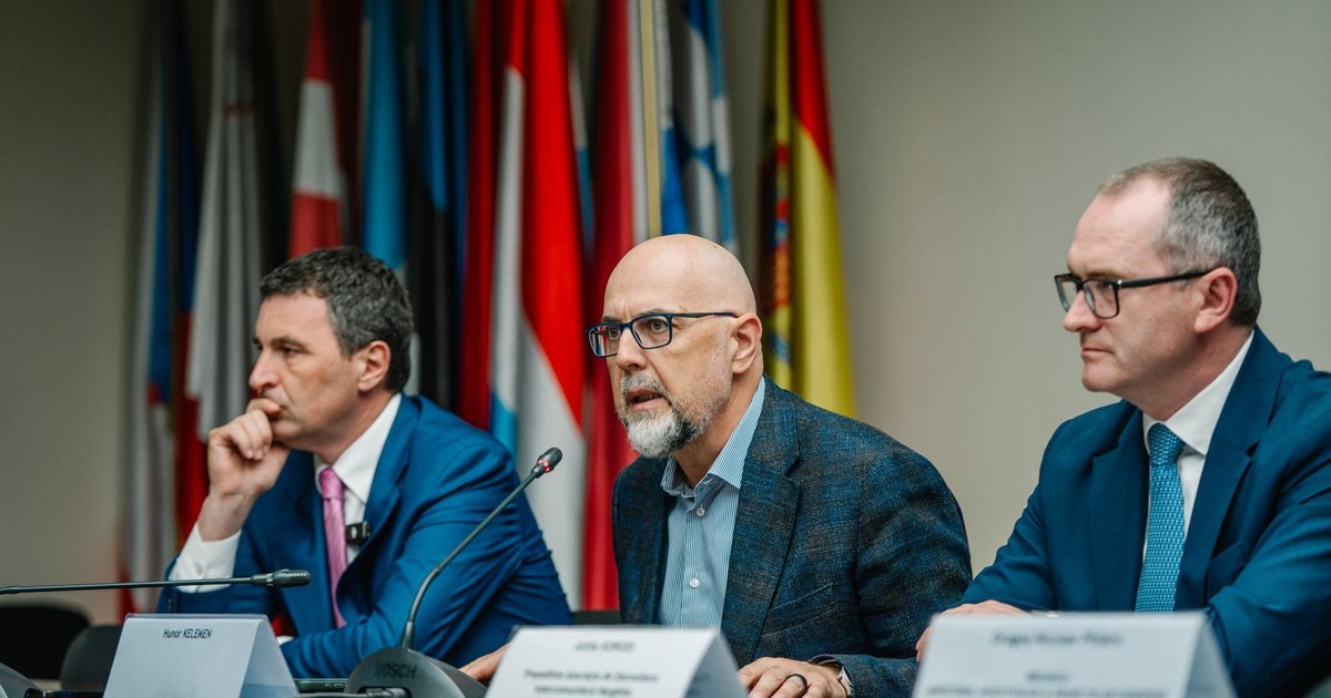 Péter Magyar elimină Fundația Eurotrans din procesul de acordare a cetățeniei ungare în Transilvania