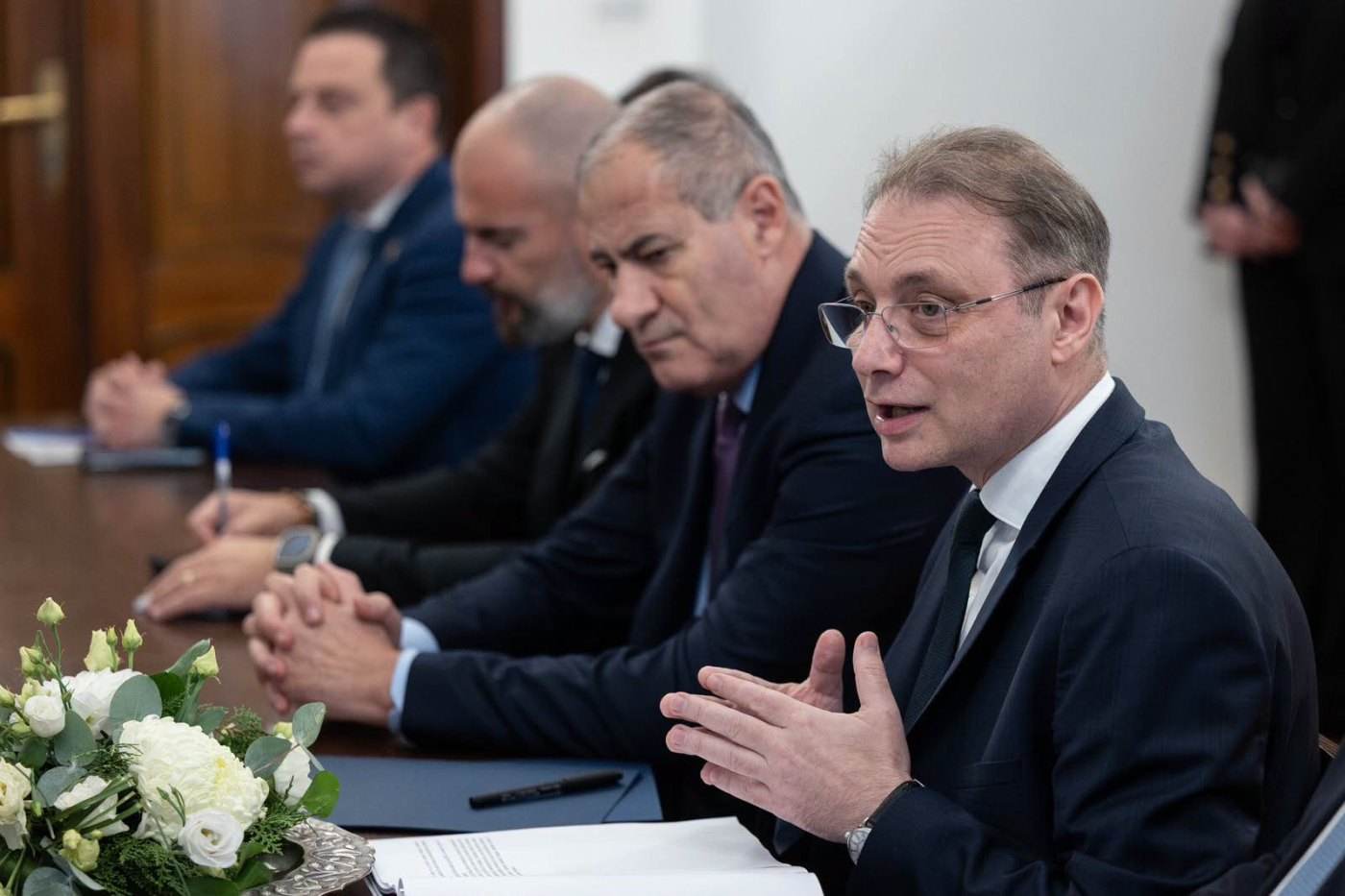Premierul Luca Niculescu a discutat cu UNCJR despre presiunile bugetare și reforma administrativă