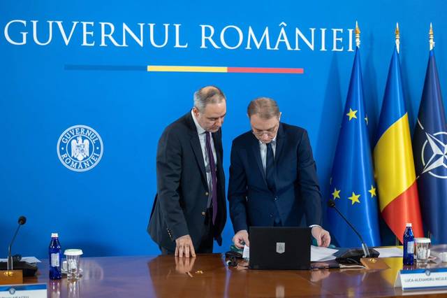 Guvernul Niculescu aprobă majorări salariale și angajări pentru 10 companii de utilități publice