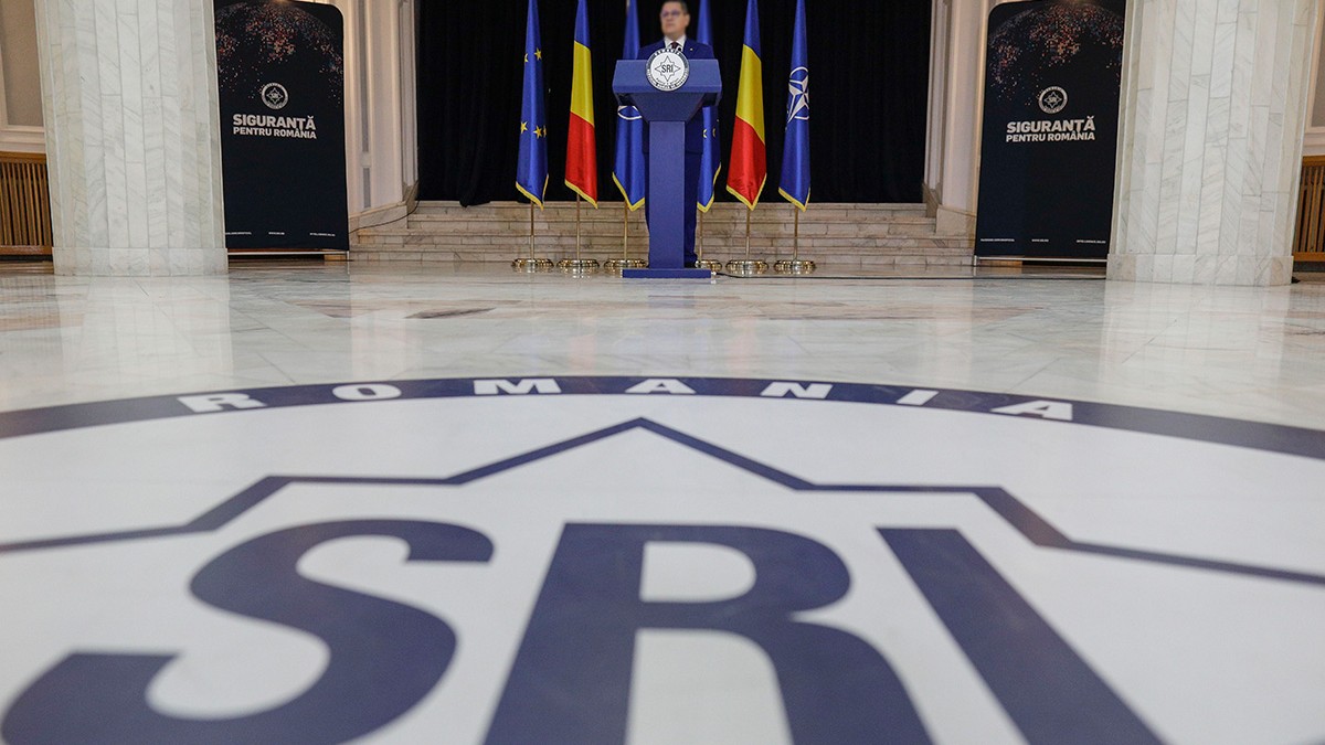 Istoria controversată a SRI: de la reîncadrarea ofițerilor de Securitate la scandalurile de influență