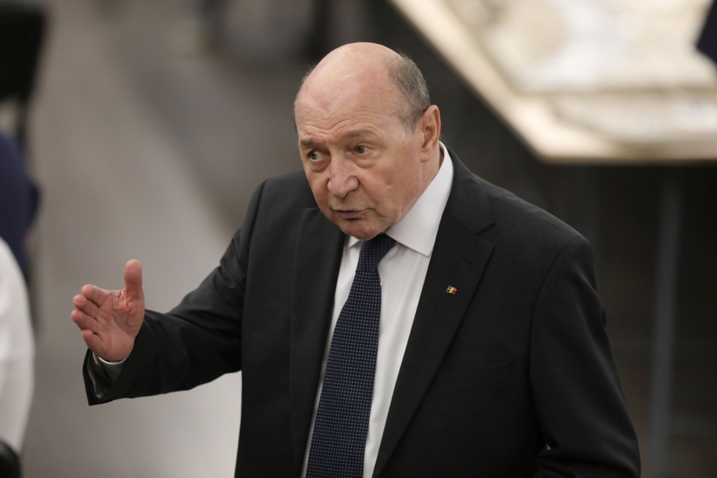 Traian Băsescu propune o înțelegere între Siegfried Mureșan și AUR pentru votul guvernului