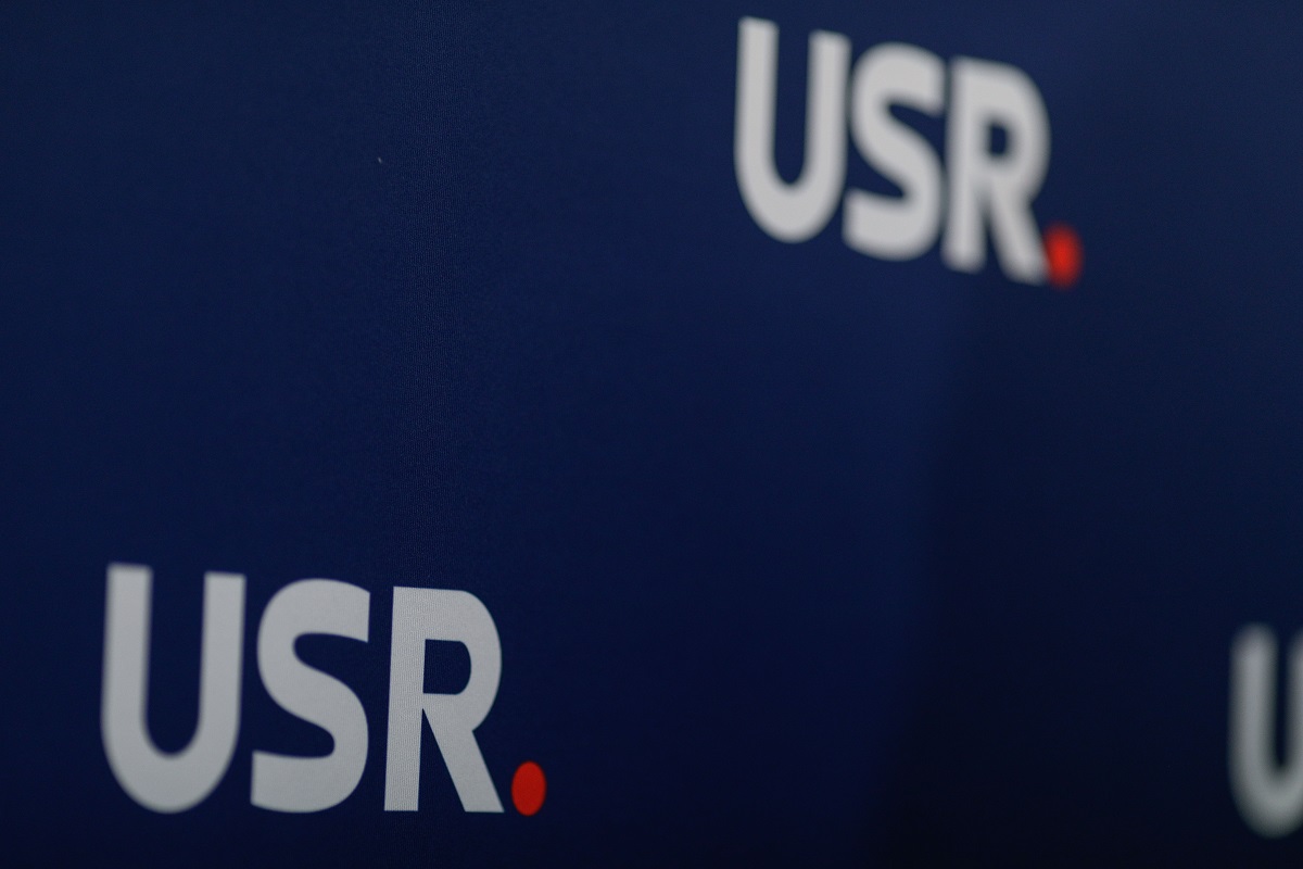 USR acuză PSD că refuză să voteze Guvernul Mureșan pentru a menține controlul asupra politicii