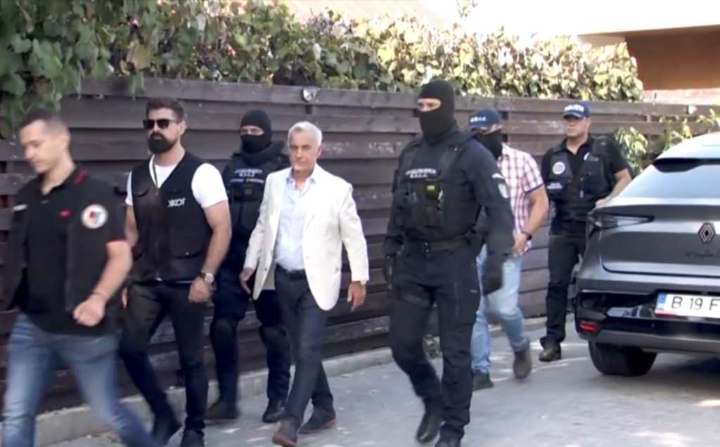Călin Georgescu a fost dus la audieri la DIICOT după percheziții la adresele sale